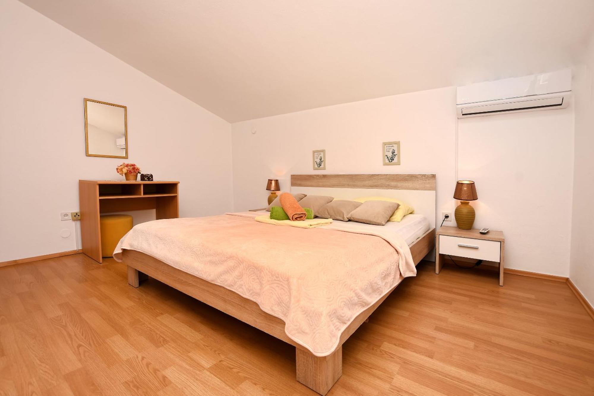 Apartment And Rooms Artina Vodice Kültér fotó