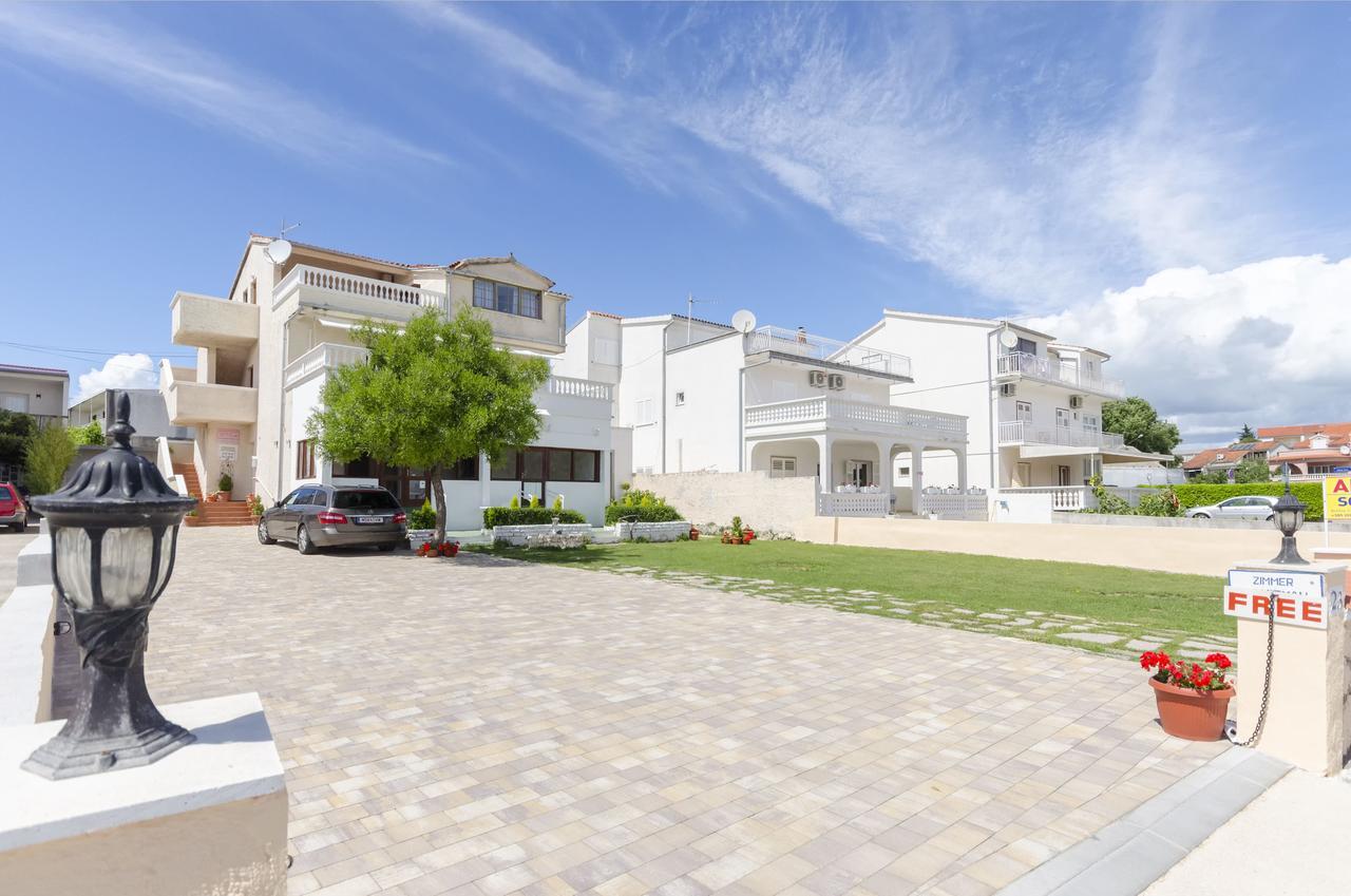 Apartment And Rooms Artina Vodice Kültér fotó