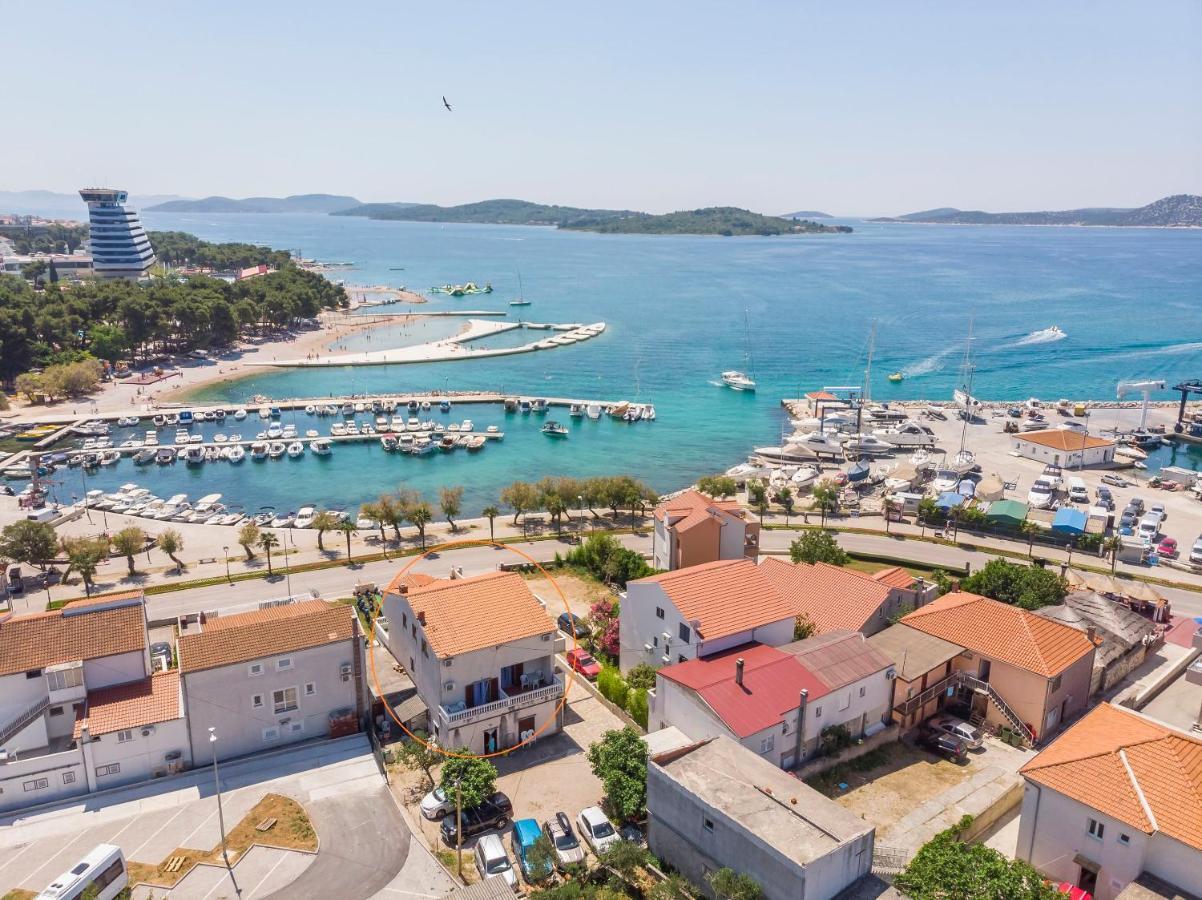 Apartment And Rooms Artina Vodice Kültér fotó